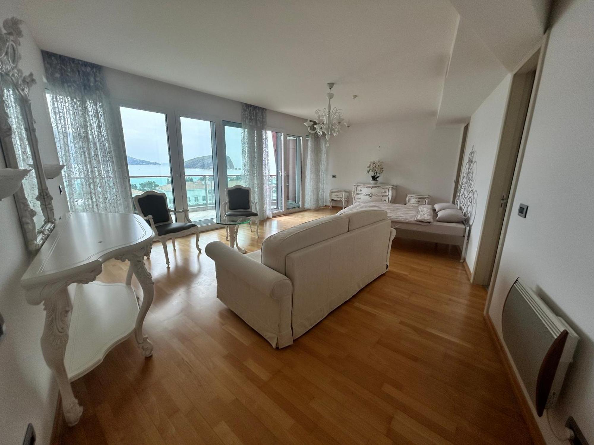 Krug Apartment